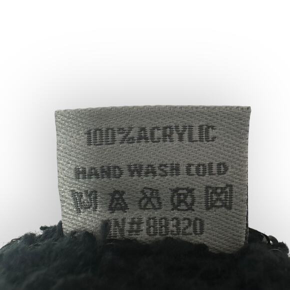 C.C NWT Fuzzy Lined Scatter Sequin Cuffed Pom C.C Beanie Black Bling Winter - Picture 5 of 6